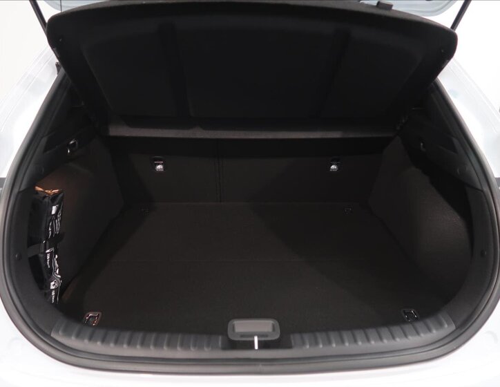 KIA XCeed CUV / Crossover 1,5 l 103 kw