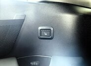 Land Rover Defender 27