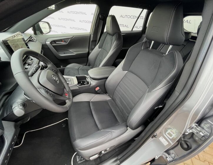 Toyota RAV4 SUV 2,5 l 219 kw