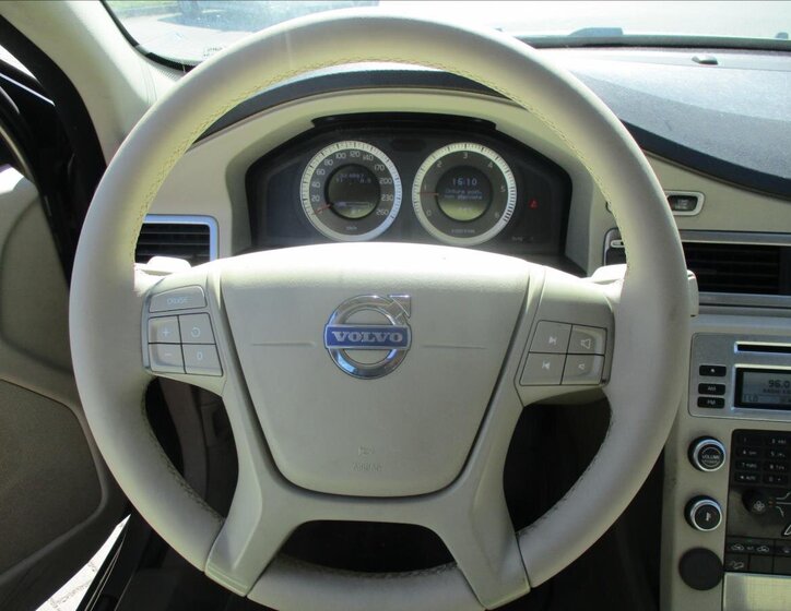 Volvo XC70 Kombi 2,4 l 151 kw