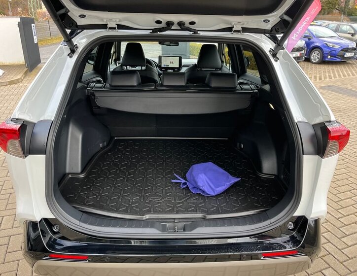 Toyota RAV4 SUV 2,5 l 131 kw