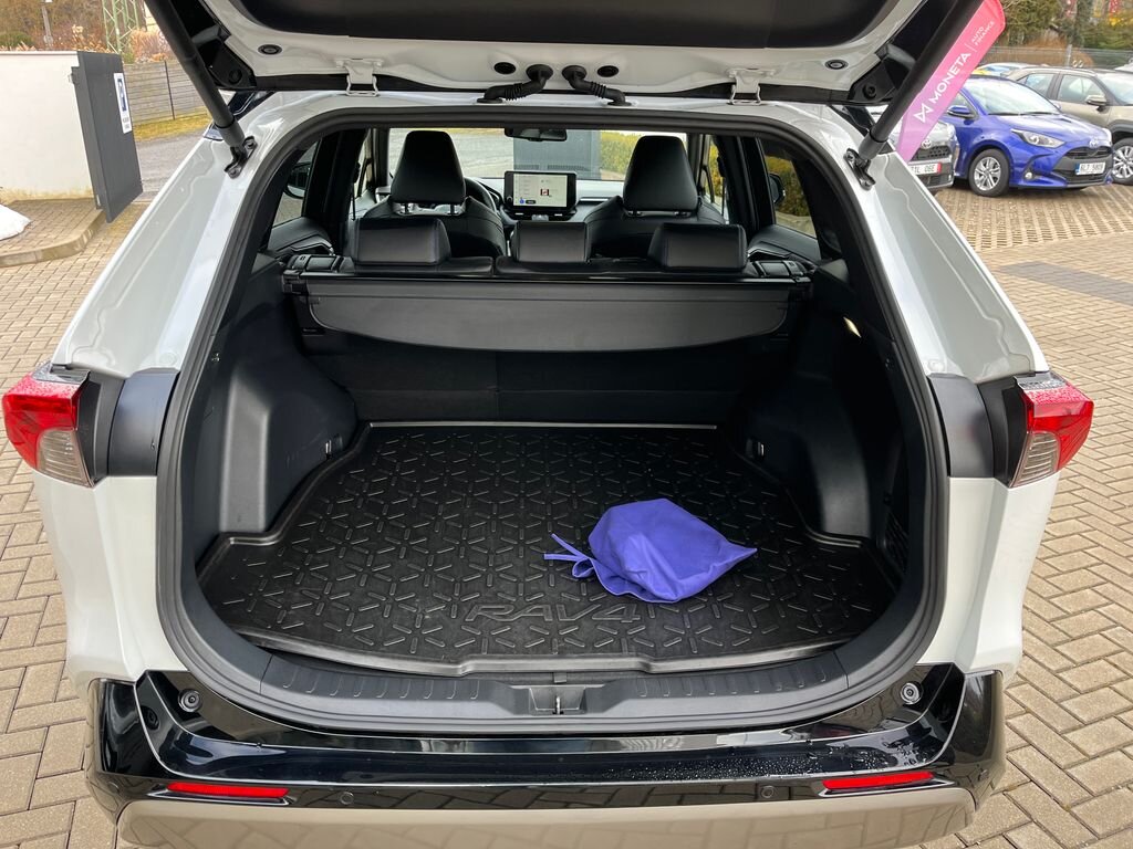 Toyota RAV4 SUV 2,5 l 131 kw