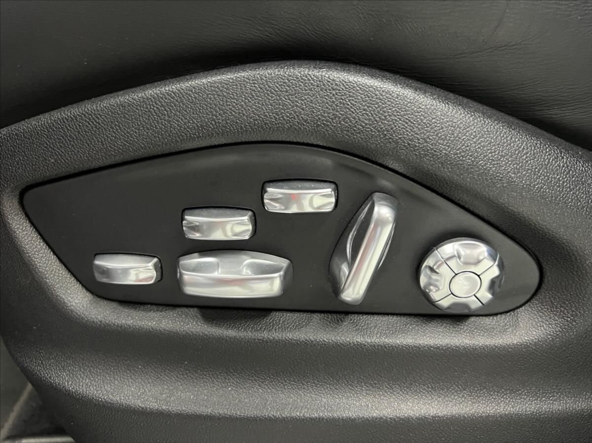 Porsche Cayenne SUV / Terénní 4,0 l 404 kw