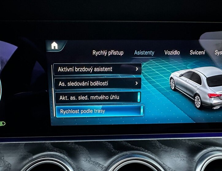 Mercedes-Benz Třídy E Sedan / Limuzína 2,0 l 143 kw