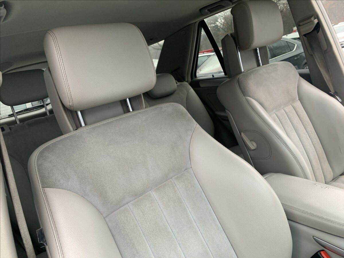 Mercedes-Benz Třídy M SUV / Terénní 4,0 l 225 kw