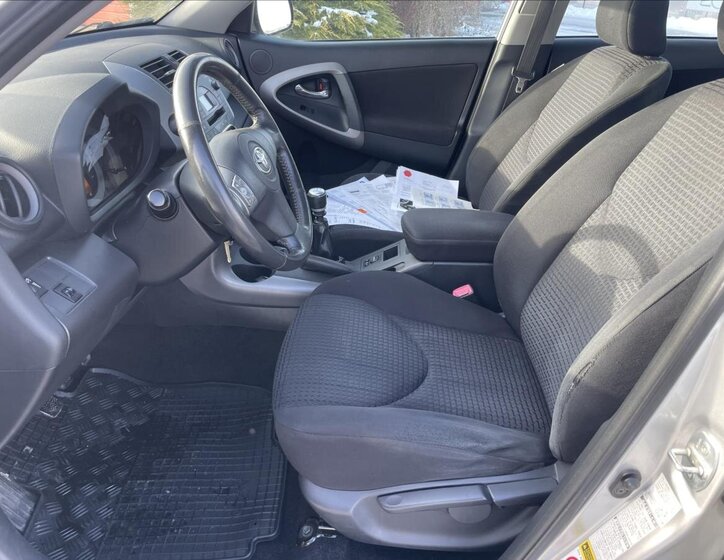 Toyota RAV4 7