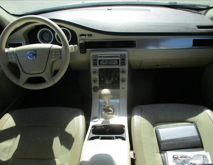 Volvo XC70 Kombi 2,4 l 151 kw