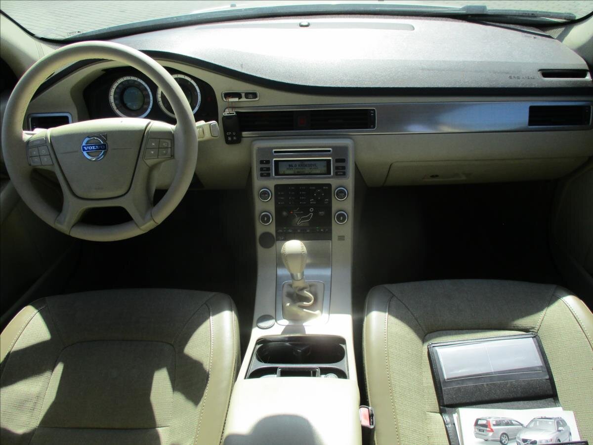 Volvo XC70 Kombi 2,4 l 151 kw