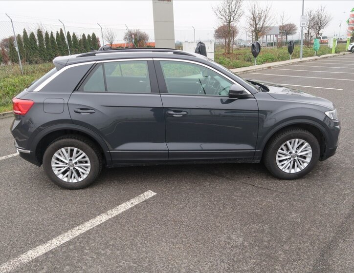 Volkswagen T-Roc 9