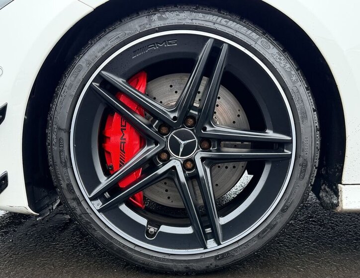 Mercedes-Benz CLA Kombi 2,0 l 310 kw