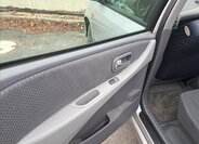 Nissan Almera Tino 39