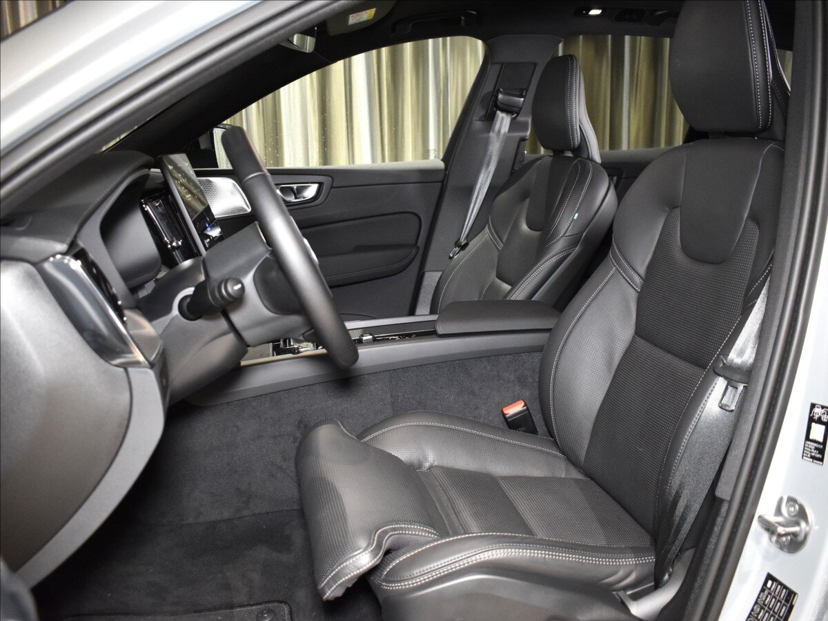 Volvo XC60 SUV / Terénní 2,0 l 184 kw