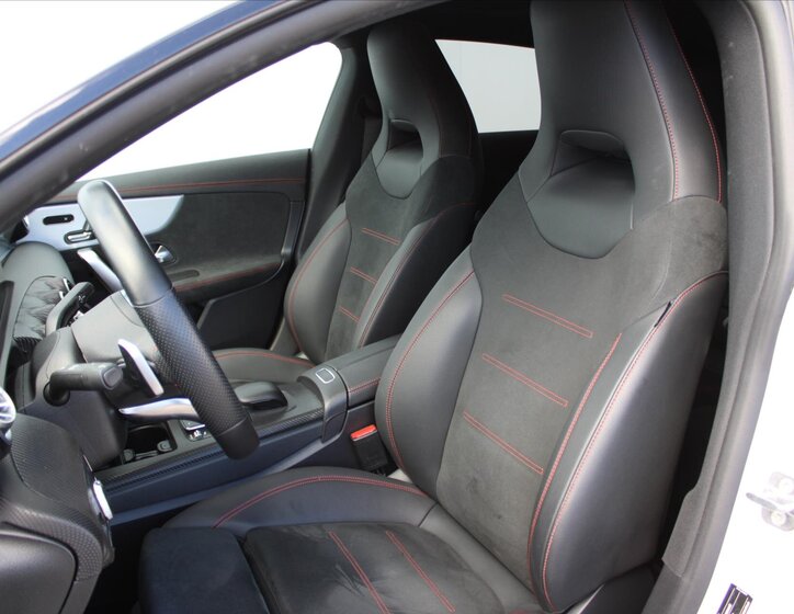 Mercedes-Benz CLA 10