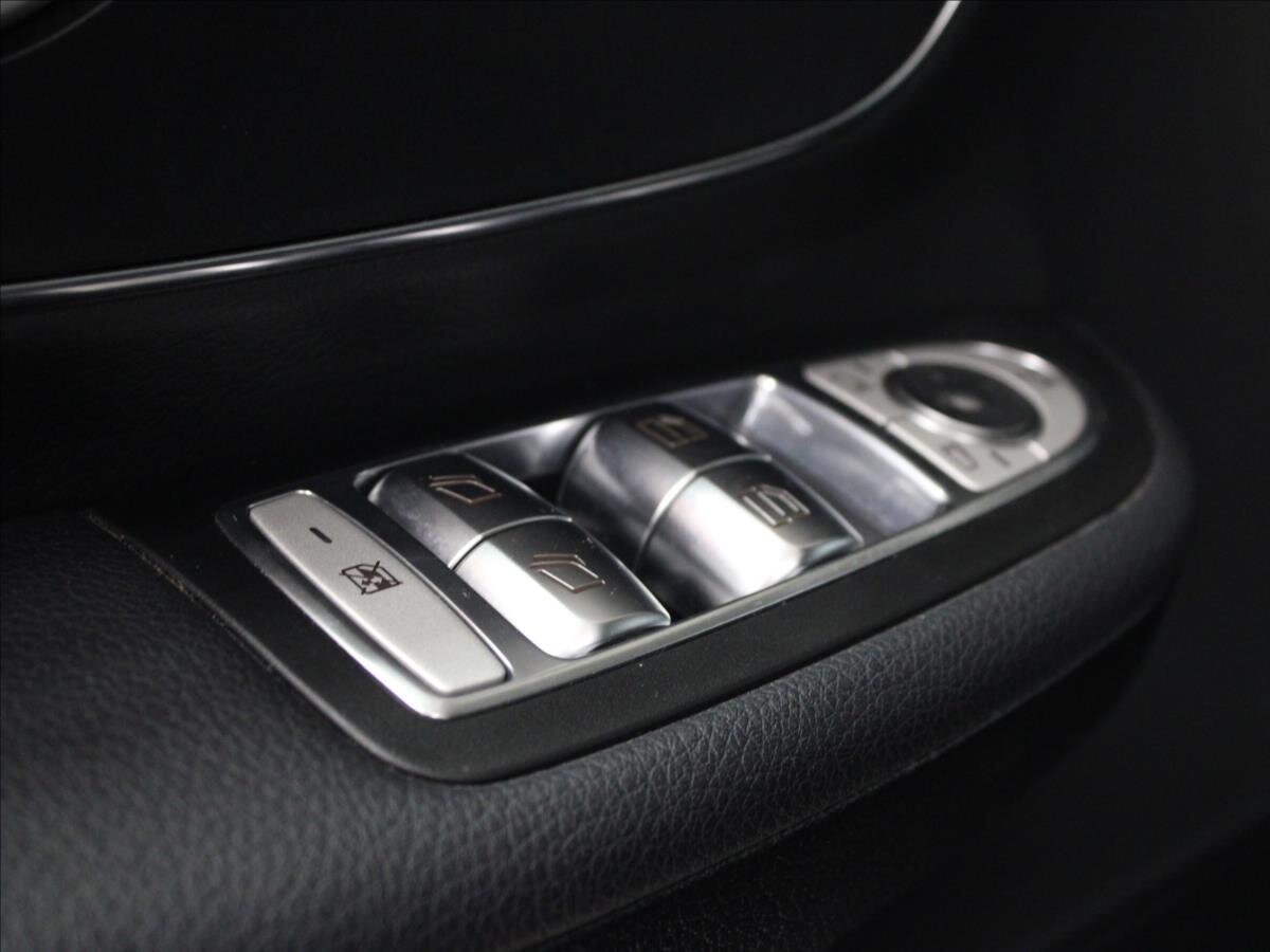 Mercedes-Benz Třídy V Kombi 2,0 l 120 kw