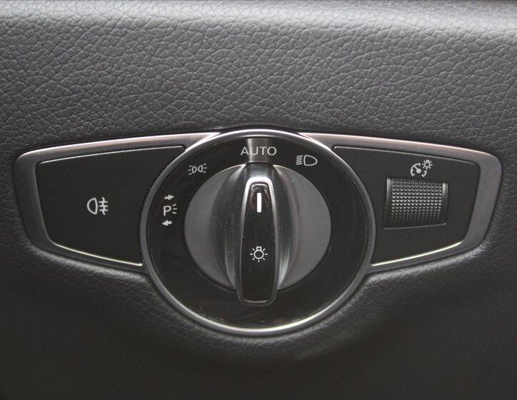 Mercedes-Benz Třídy E Sedan / Limuzína 2,0 l 155 kw