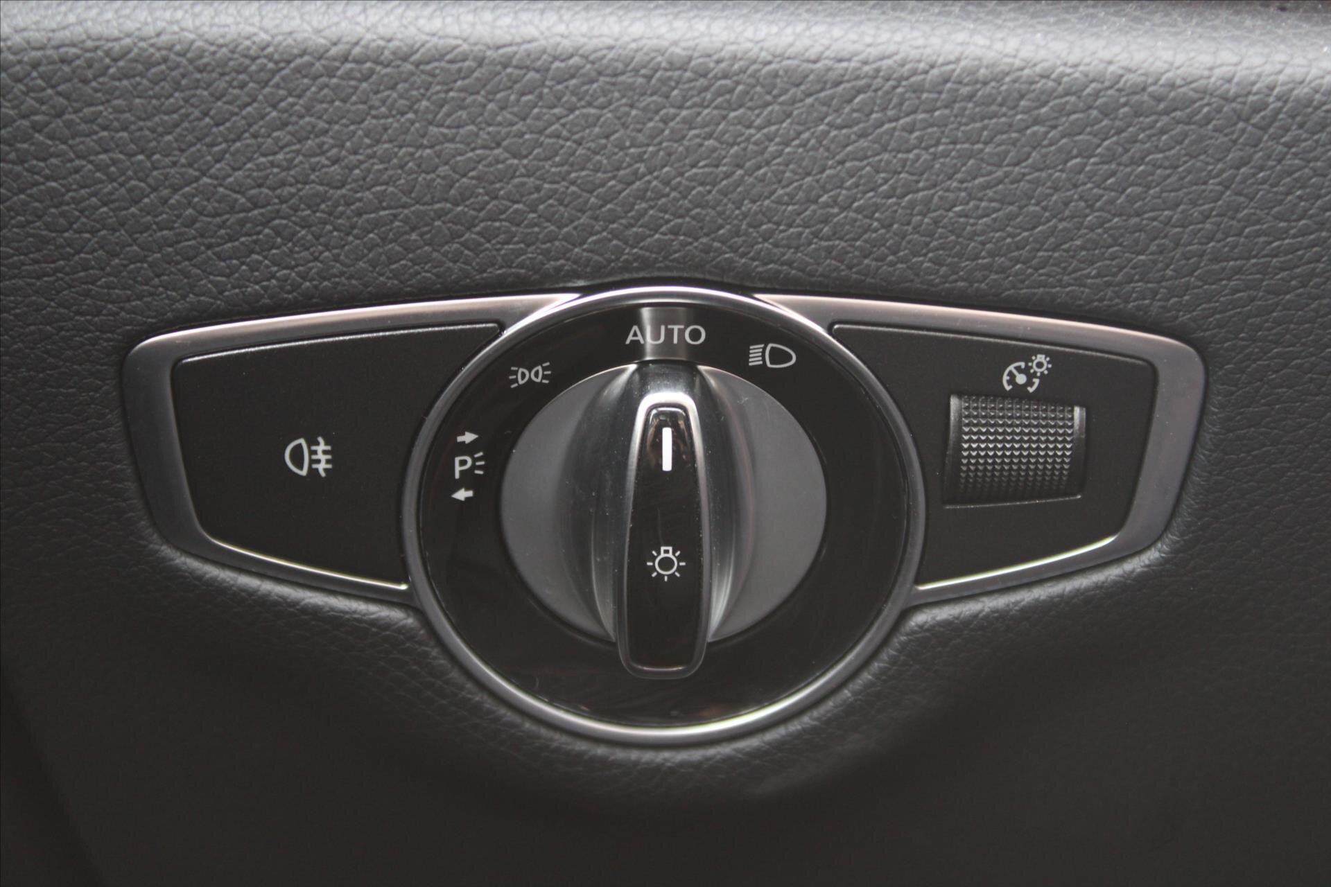 Mercedes-Benz Třídy E Sedan / Limuzína 2,0 l 155 kw