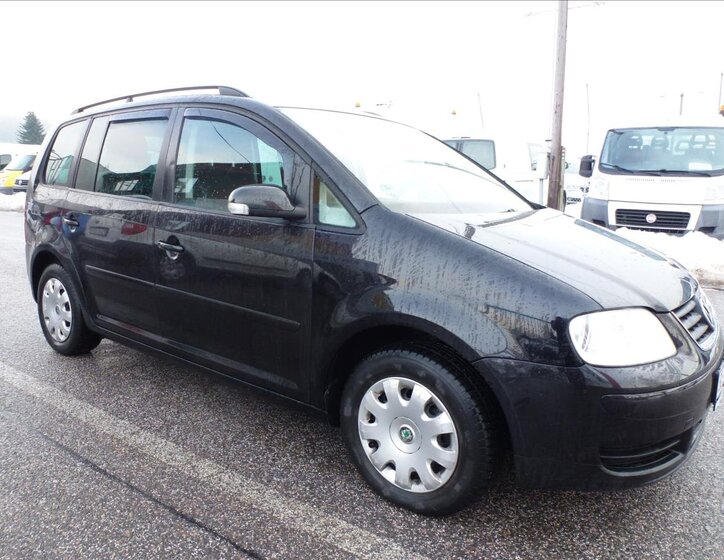 Volkswagen Touran Kombi 2,0 l 100 kw