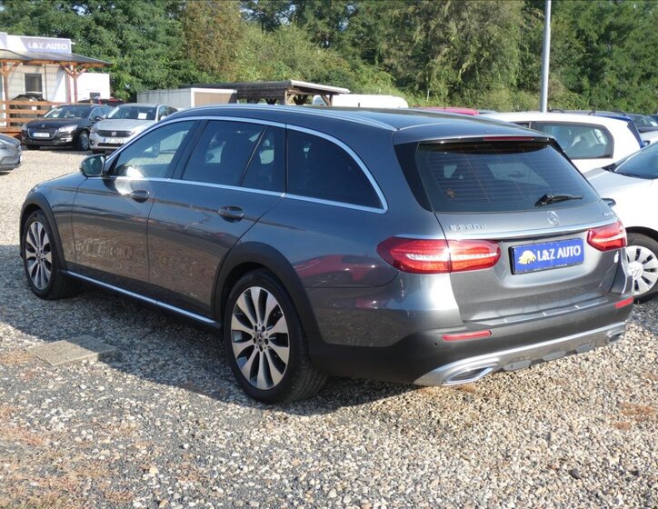 Mercedes-Benz Třídy E Kombi 2,0 l 143 kw