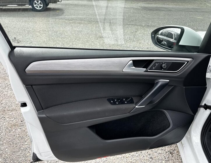 Volkswagen Golf Sportsvan 10