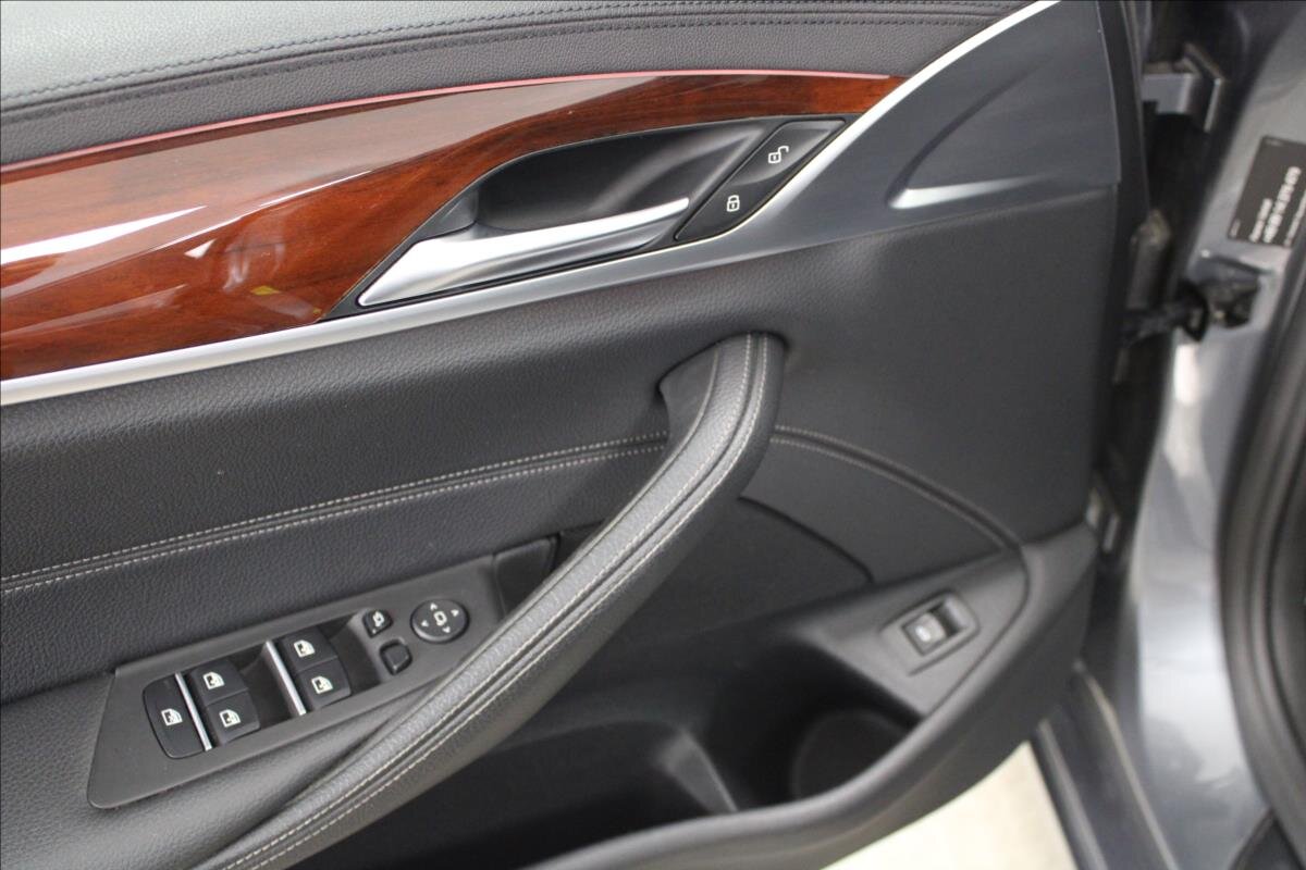 BMW Řada 5 Kombi 2,0 l 140 kw