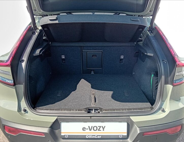 Volvo C40 Hatchback 0,0 300 kw