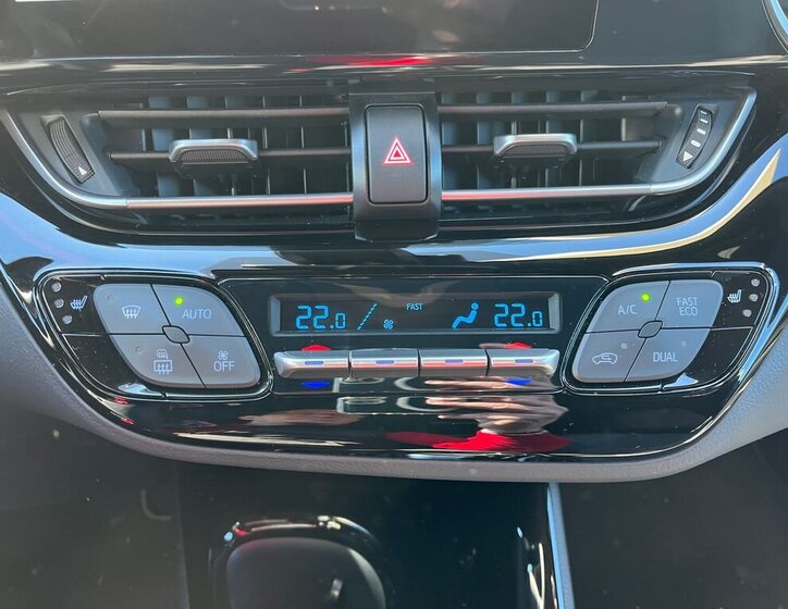 Toyota C-HR SUV / Terénní 2,0 l 112 kw