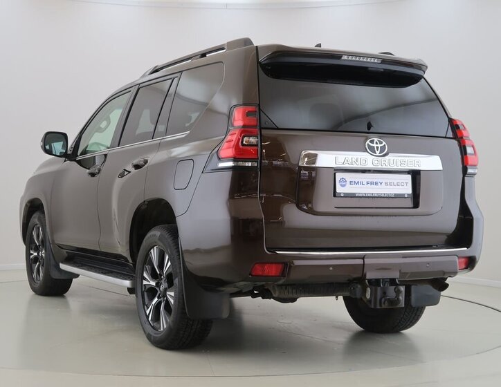 Toyota Land Cruiser 7