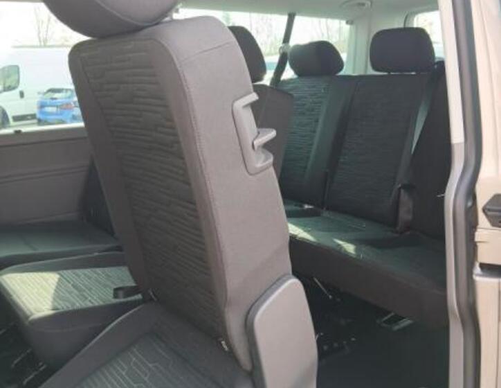 Volkswagen Caravelle 13