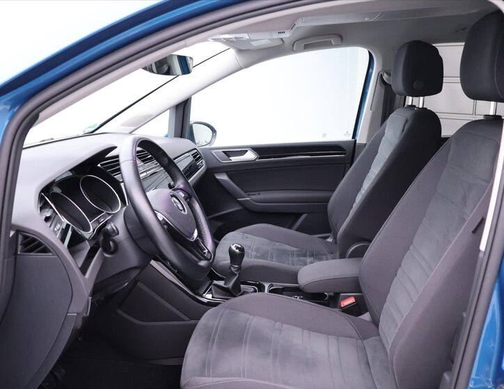 Volkswagen Touran 13