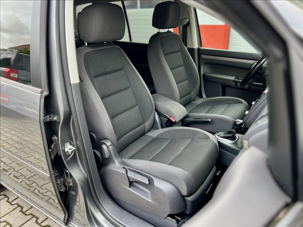 Volkswagen Touran MPV 1,6 l 77 kw