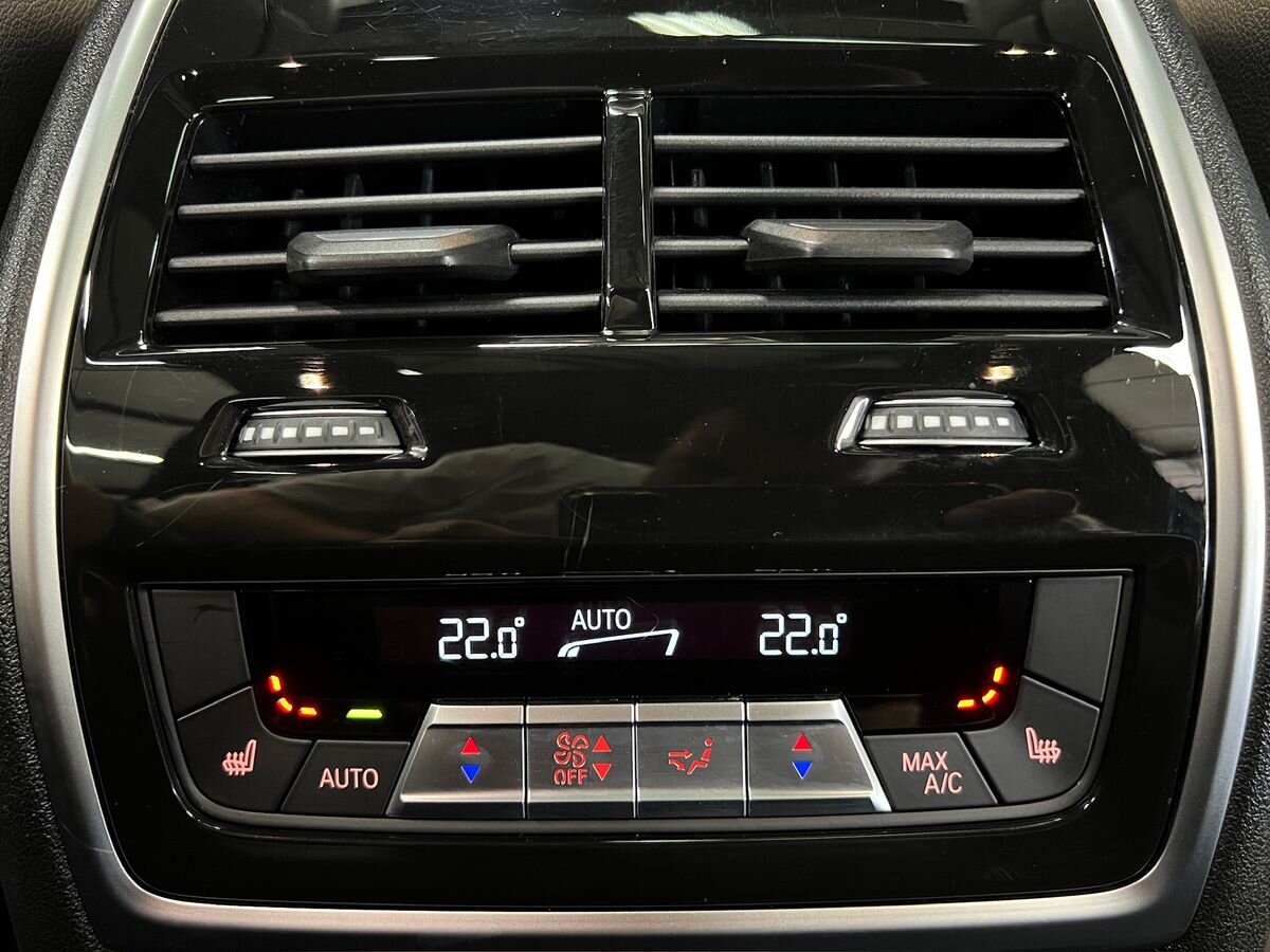 BMW X5 SUV / Terénní 3,0 l 250 kw