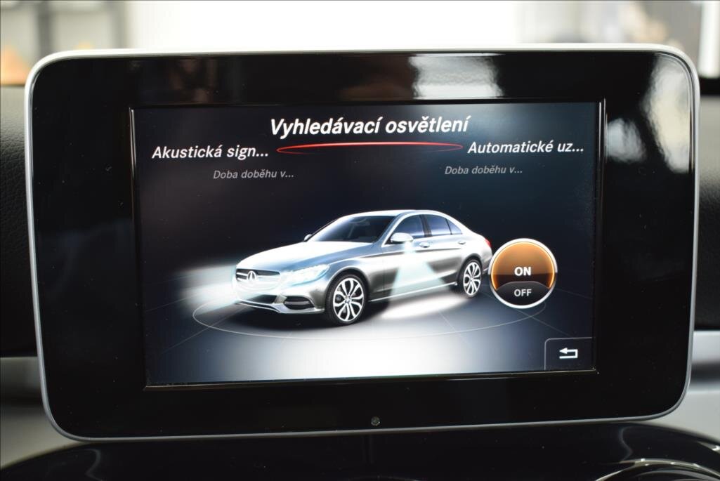 Mercedes-Benz Třídy C Sedan / Limuzína 2,1 l 125 kw