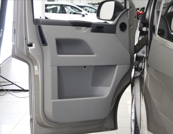 Volkswagen Transporter MPV 2,0 l 103 kw