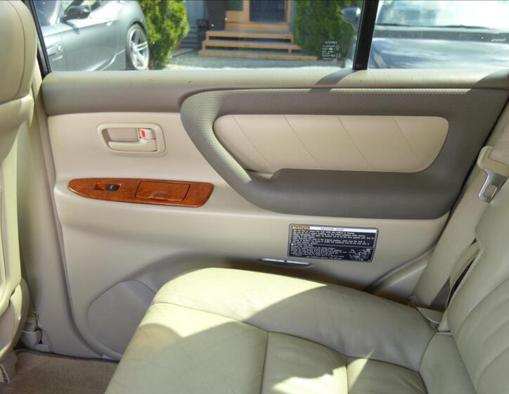 Toyota Land Cruiser 19