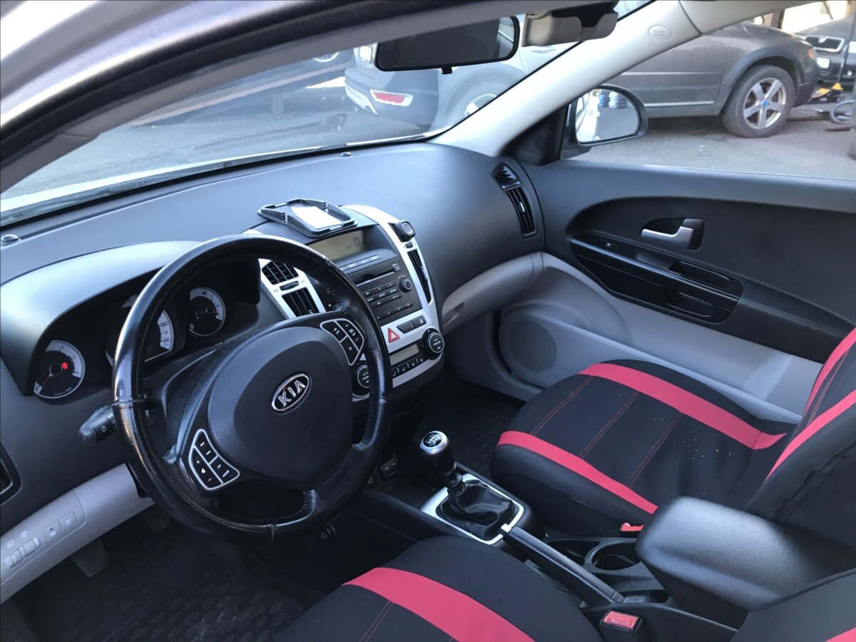 KIA Ceed Kombi 2,0 l 103 kw