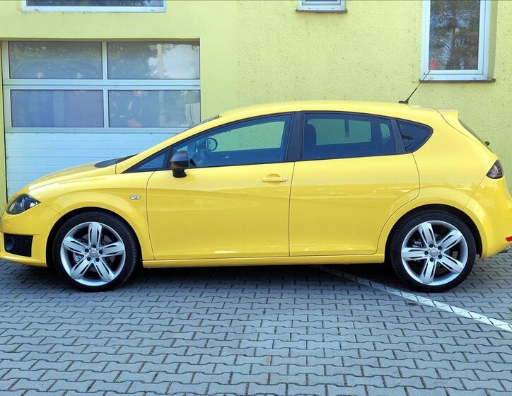 Seat Leon Hatchback 2,0 l 185 kw