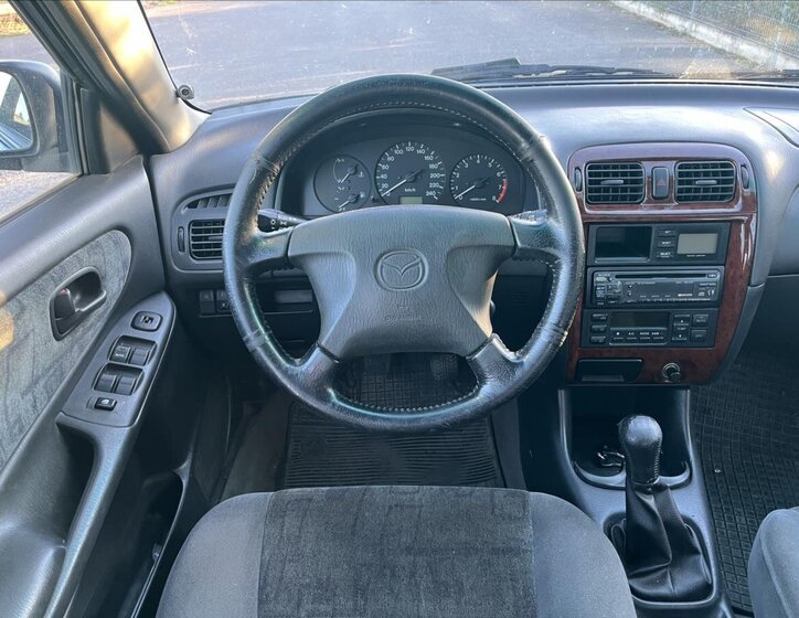 Mazda 626 Hatchback 2,0 l 85 kw