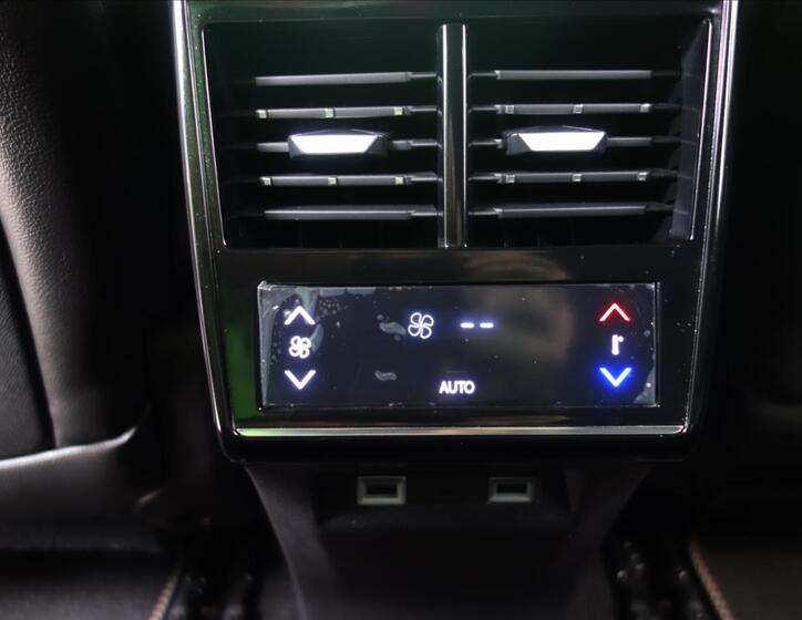 DS Automobiles DS7 Crossback 32