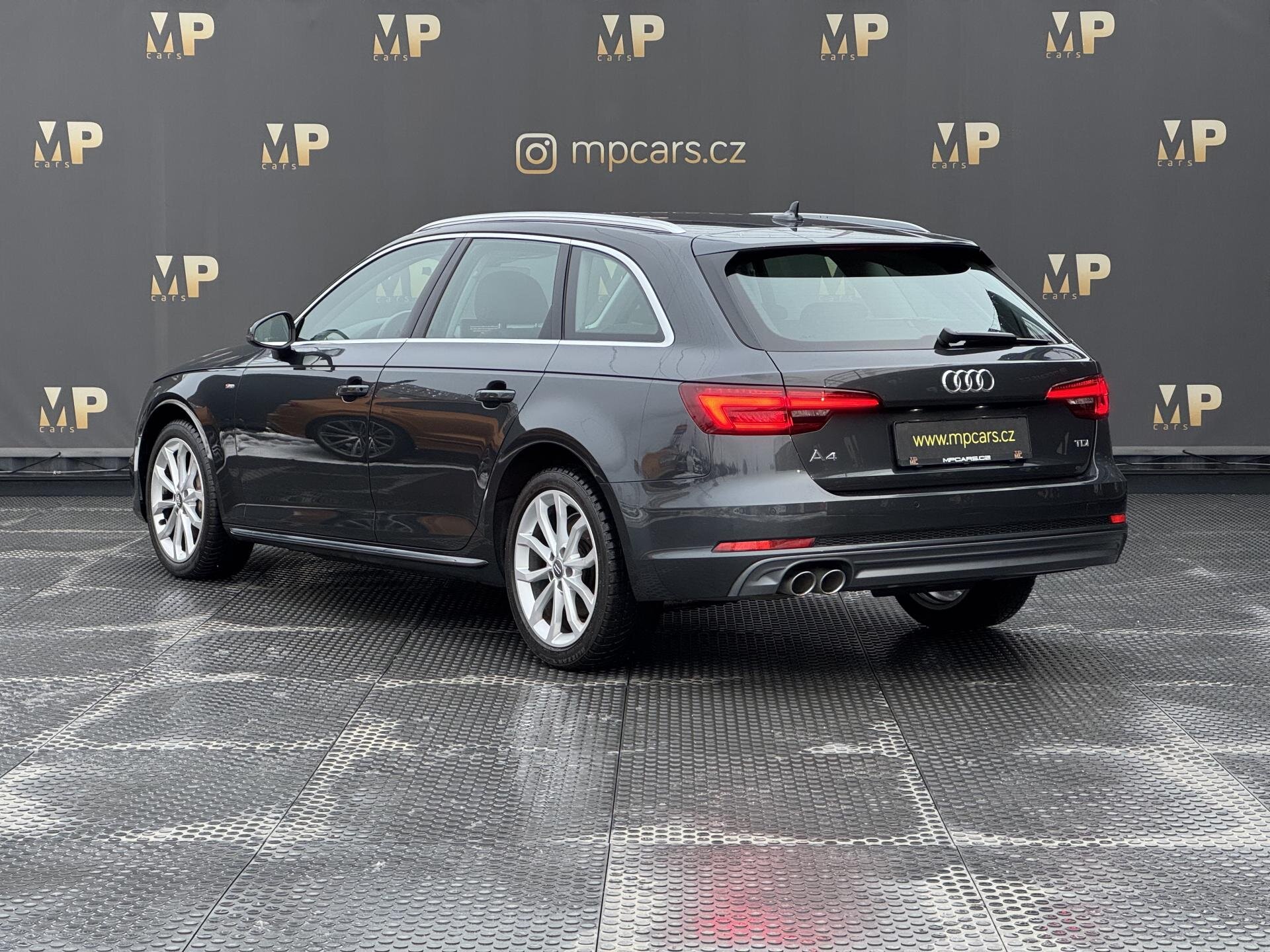 Audi A4 Kombi 2,0 l 140 kw