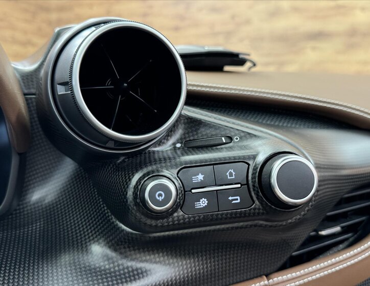 Ferrari F8 Kabriolet 3,9 l 530 kw