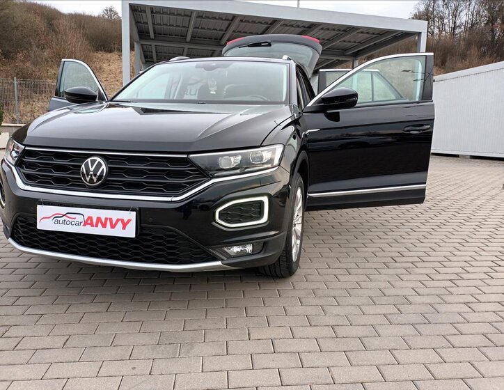 Volkswagen T-Roc SUV / Terénní 1,5 l 110 kw