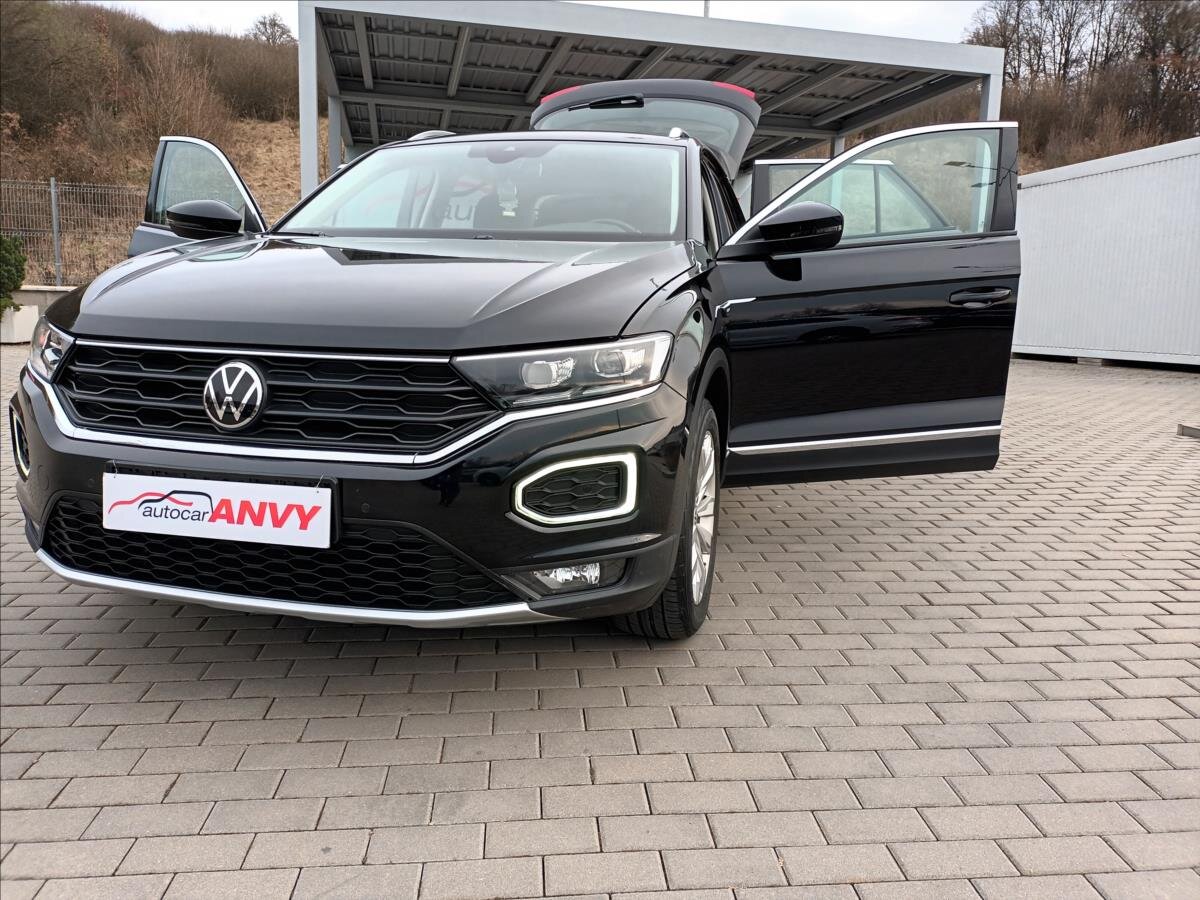 Volkswagen T-Roc SUV / Terénní 1,5 l 110 kw