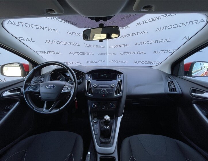 Ford Focus Kombi 999,0 92 kw