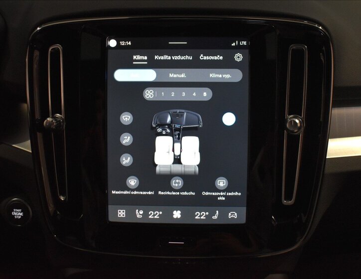 Volvo XC40 SUV / Terénní 2,0 l 120 kw