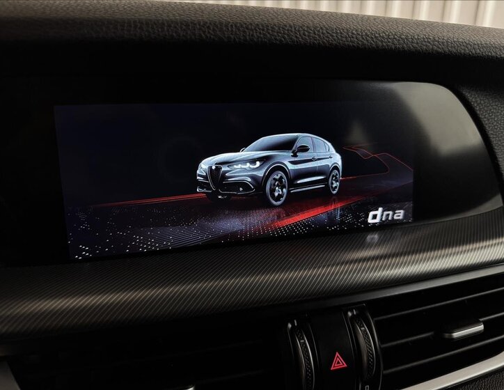 Alfa Romeo Stelvio SUV / Terénní 2,1 l 154 kw