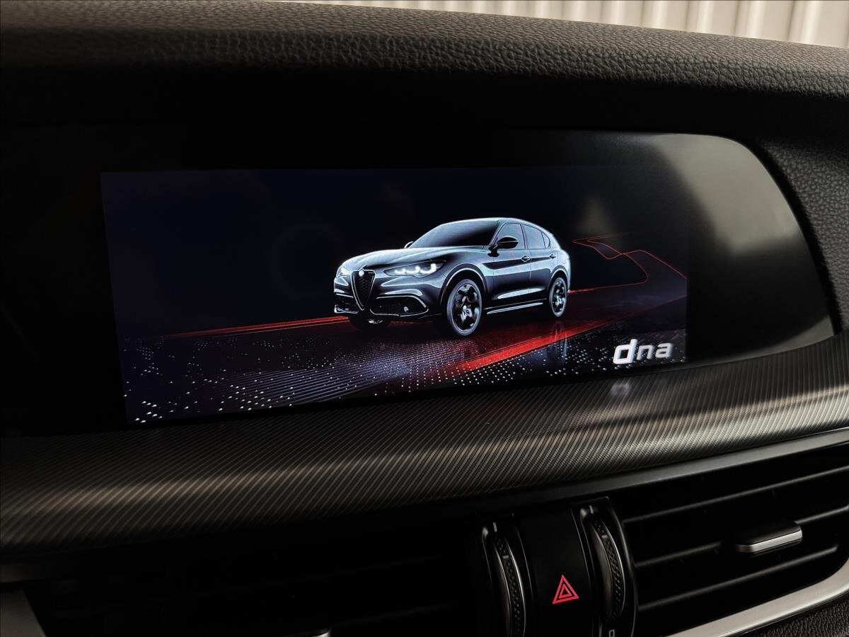Alfa Romeo Stelvio SUV / Terénní 2,1 l 154 kw