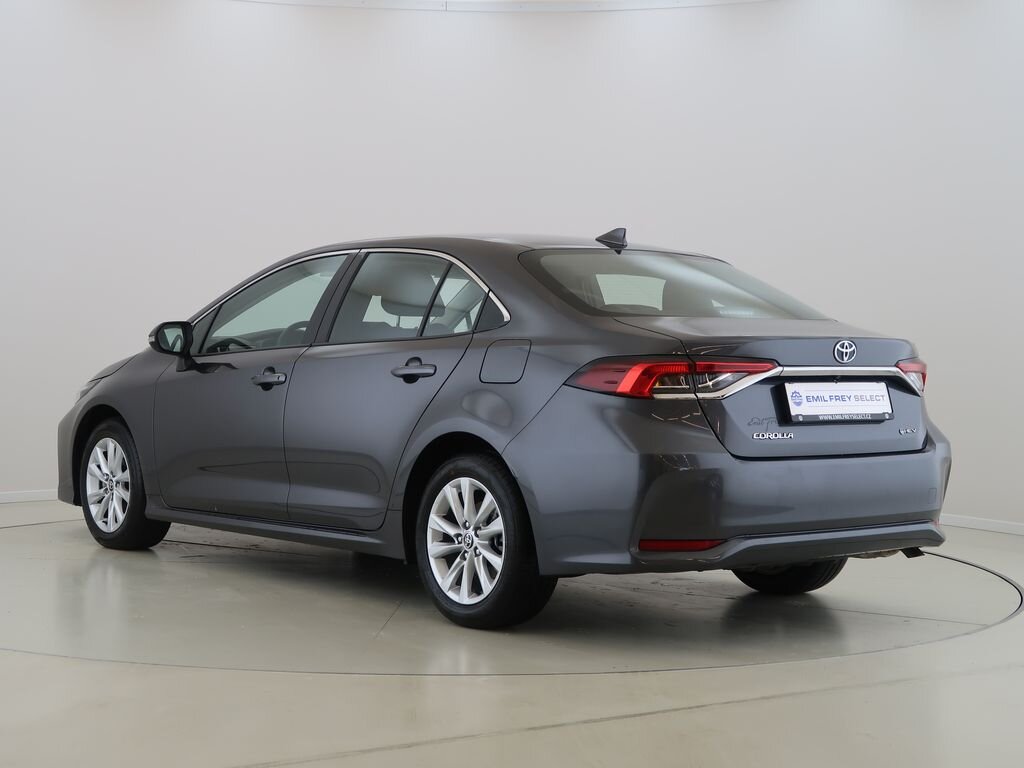 Toyota Corolla Sedan / Limuzína 1,8 l 72 kw