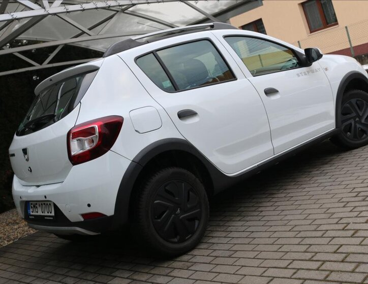 Dacia Sandero Hatchback 898,0 66 kw