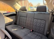 Volkswagen New Beetle 9