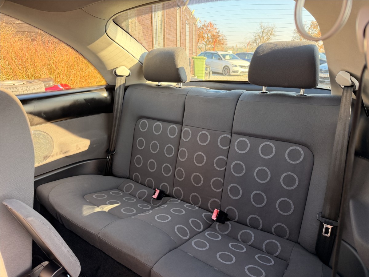 Volkswagen New Beetle